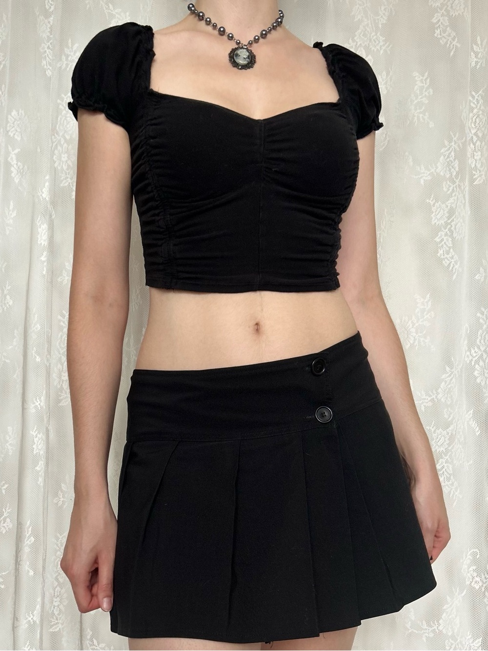 2000s Black Pleated Mini Skirt